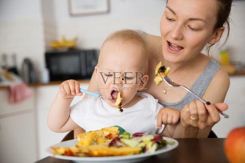 瓜爸和黑妈吃黑蒜视频大全,视频大全回顾