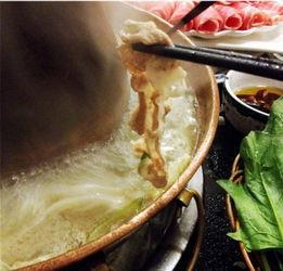 铜锅涮肉图片,传统美食的现代演绎