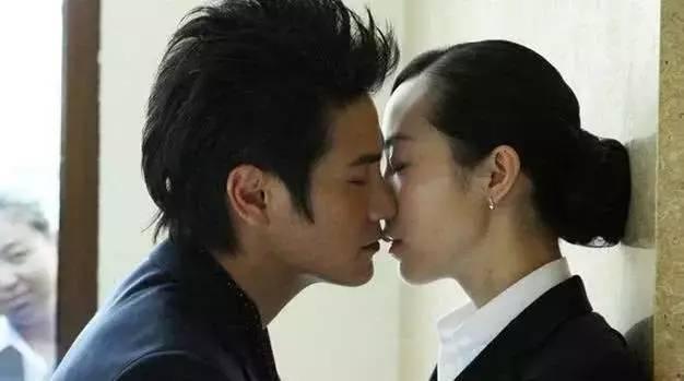 完美搭档床吻戏视频