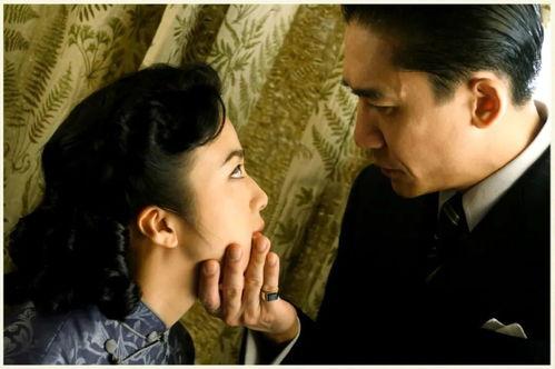 色戒床戏分析,情感与欲望的交织