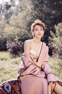 艾晓琪图片,光影交织下的青春印记