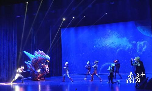 奥特曼舞台剧视频,光与影的激战，守护地球的英勇之战