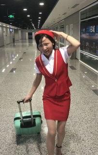 空姐小视频,揭秘空姐日常小视频背后的温馨瞬间