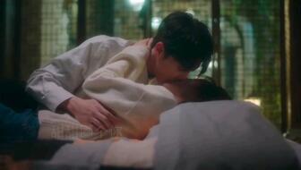 一生一世床吻戏视频,激情床吻戏，浪漫爱情的高潮瞬间