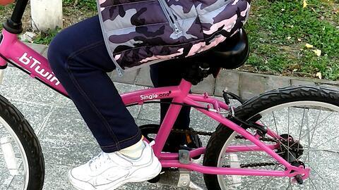 学骑自行车视频,跟随视频教程学骑自行车