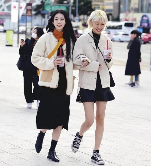 街拍韩国女生,韩国女生的潮流穿搭解析