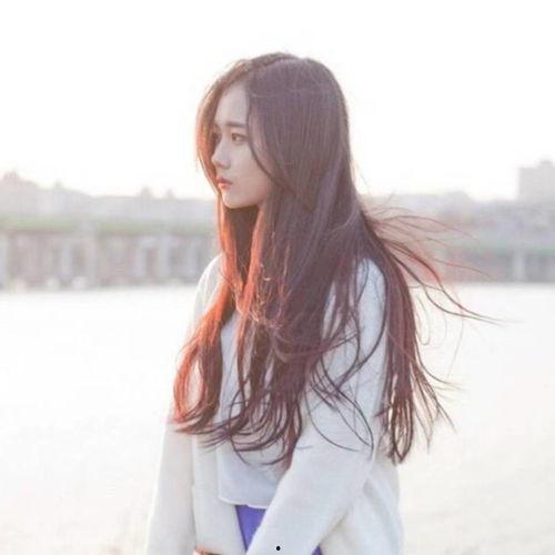 侧脸女生图片,捕捉青春的美丽瞬间