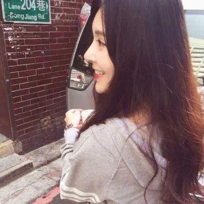 侧脸女生图片,捕捉青春的美丽瞬间