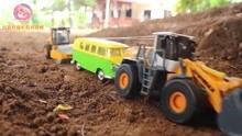 铲车儿童视频,儿童欢乐时光的温馨瞬间