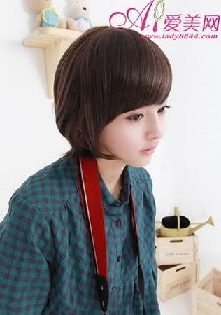 短发图片女生,展现独特个性的时尚女生