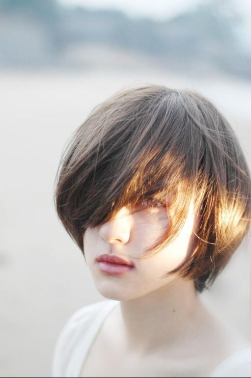 短发图片女生,展现独特个性的时尚女生