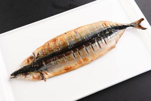 秋刀鱼图片,秋刀鱼的美味诱惑