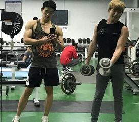 韩国腹肌整形,打造完美腹肌的艺术之旅