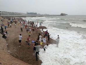 青岛海边视频,碧海蓝天下的浪漫时光