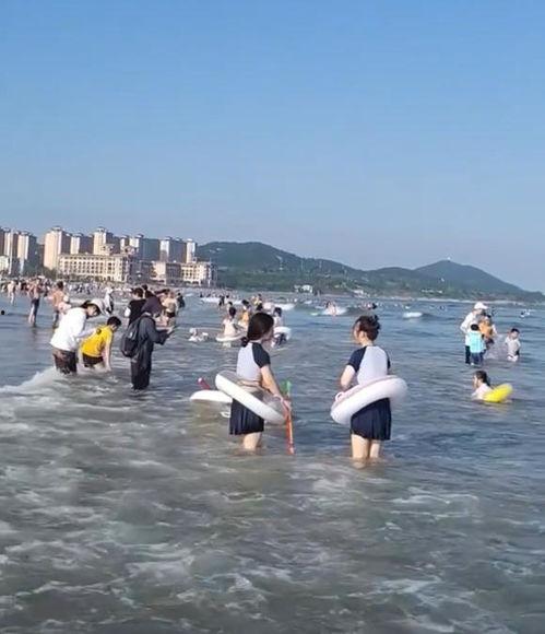 青岛海边视频,碧海蓝天下的浪漫时光