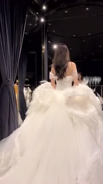 婚纱店视频,跟随镜头探寻婚纱店的绝美瞬间