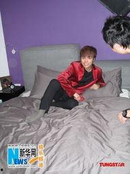 床戏吻下面视频,情感纠葛引人入胜